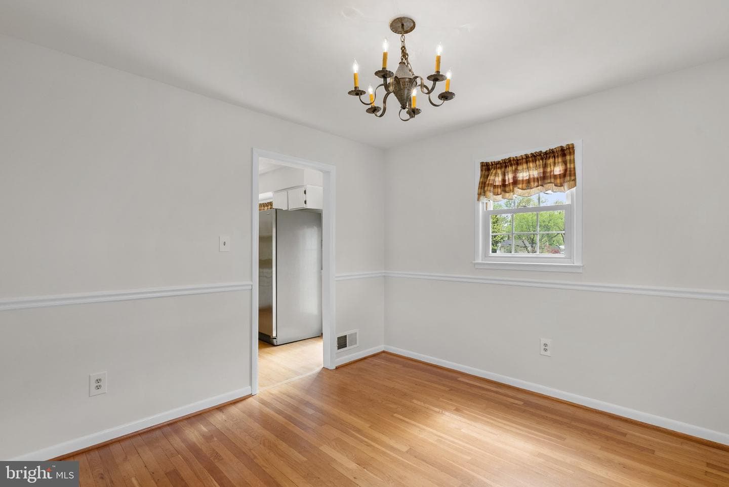 4712 Iris Street photo 10