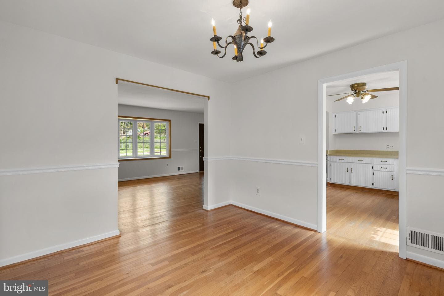4712 Iris Street photo 11