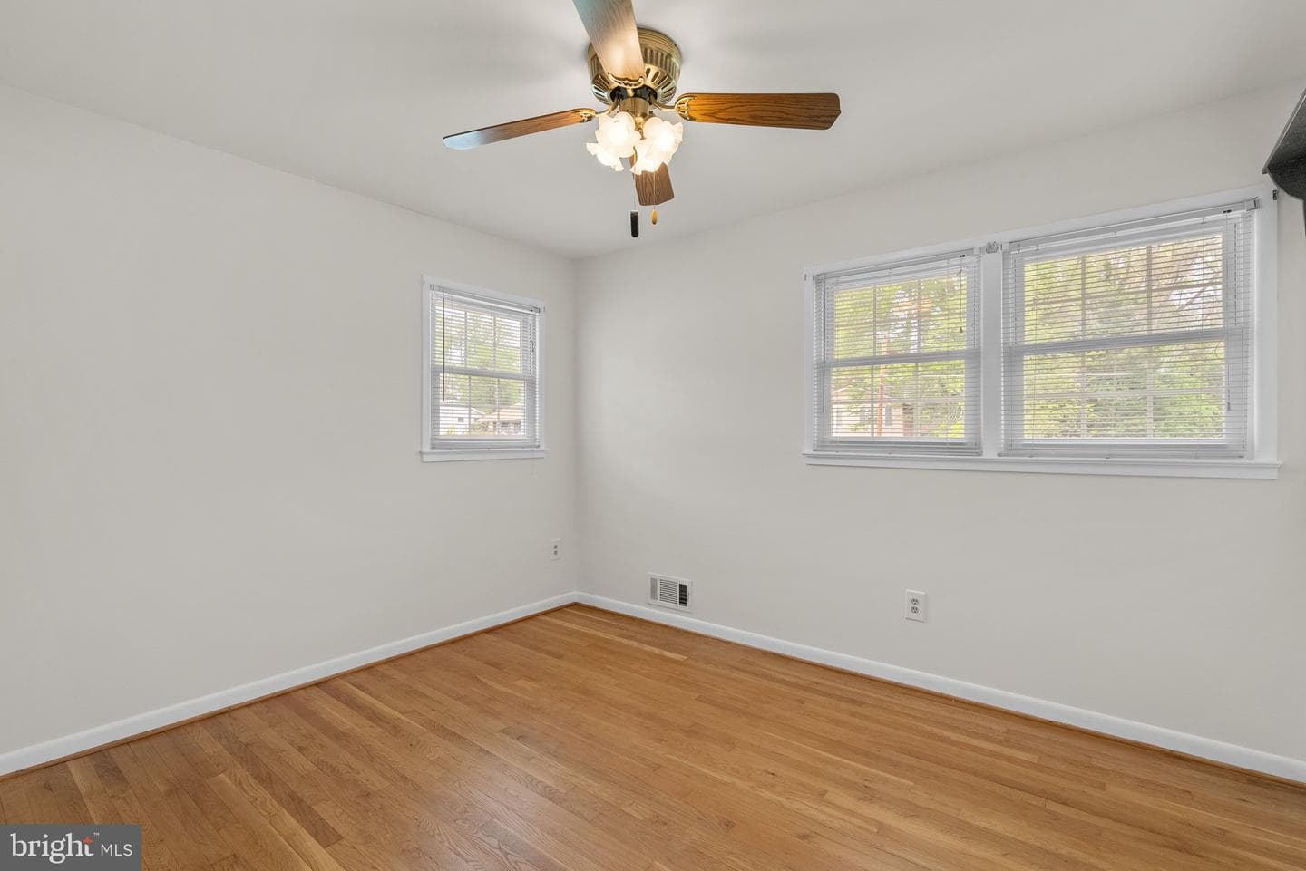 4712 Iris Street photo 18