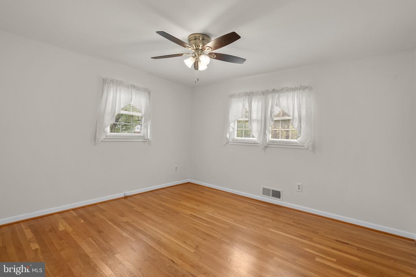4712 Iris Street photo 28