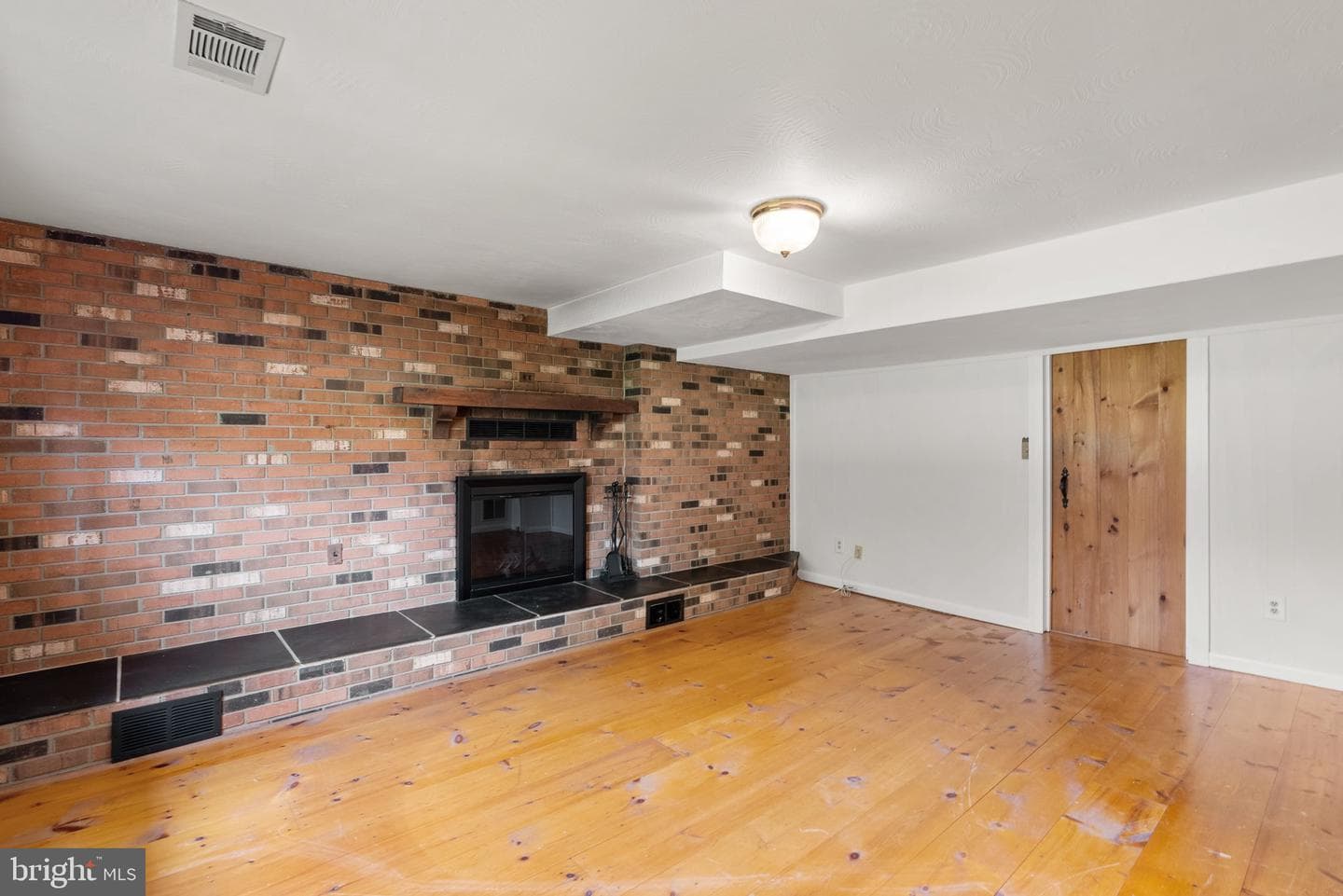 4712 Iris Street photo 31