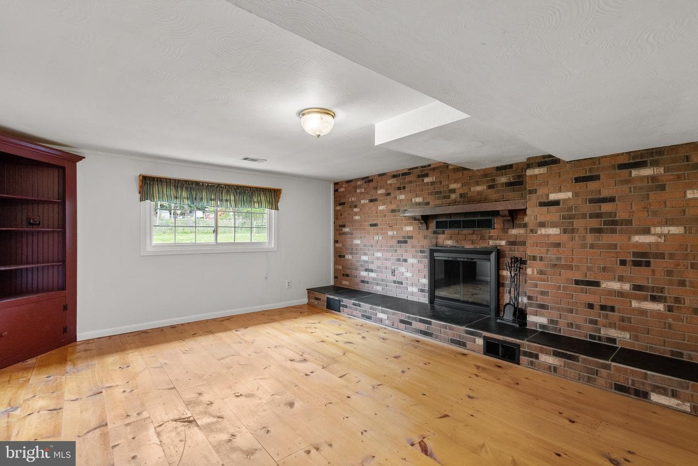 4712 Iris Street photo 32