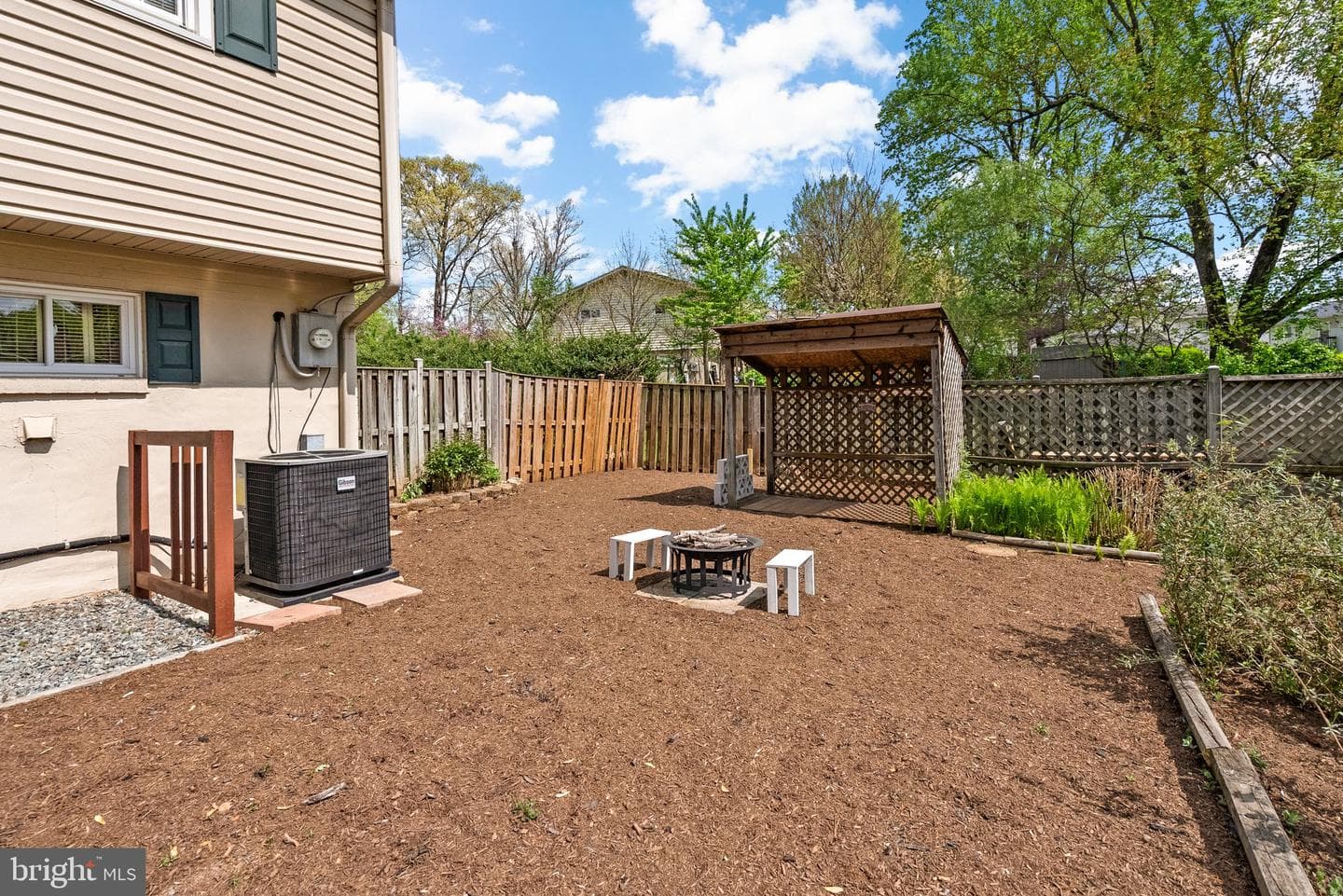 4712 Iris Street photo 40
