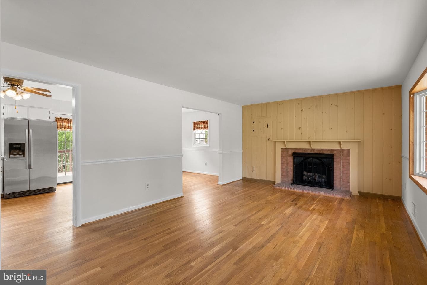 4712 Iris Street photo 5