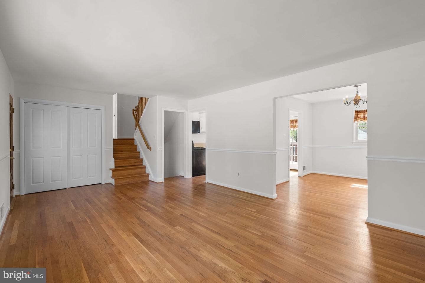 4712 Iris Street photo 8