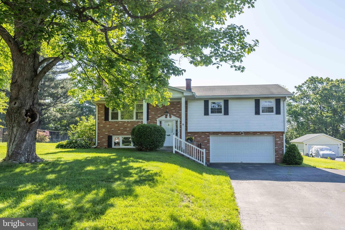 25501 Jarl Drive photo 1