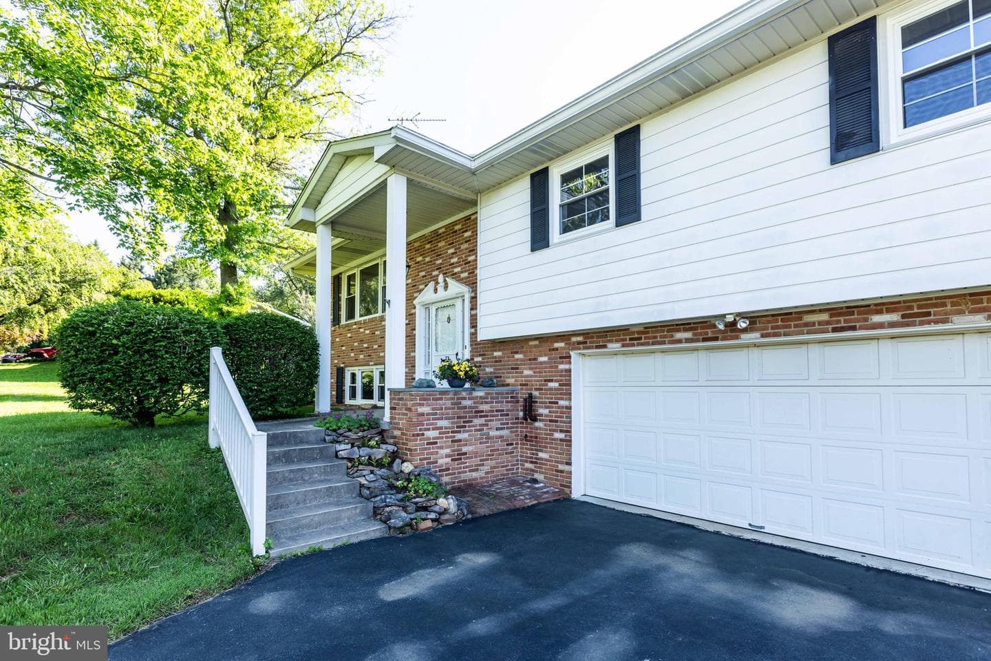 25501 Jarl Drive photo 2