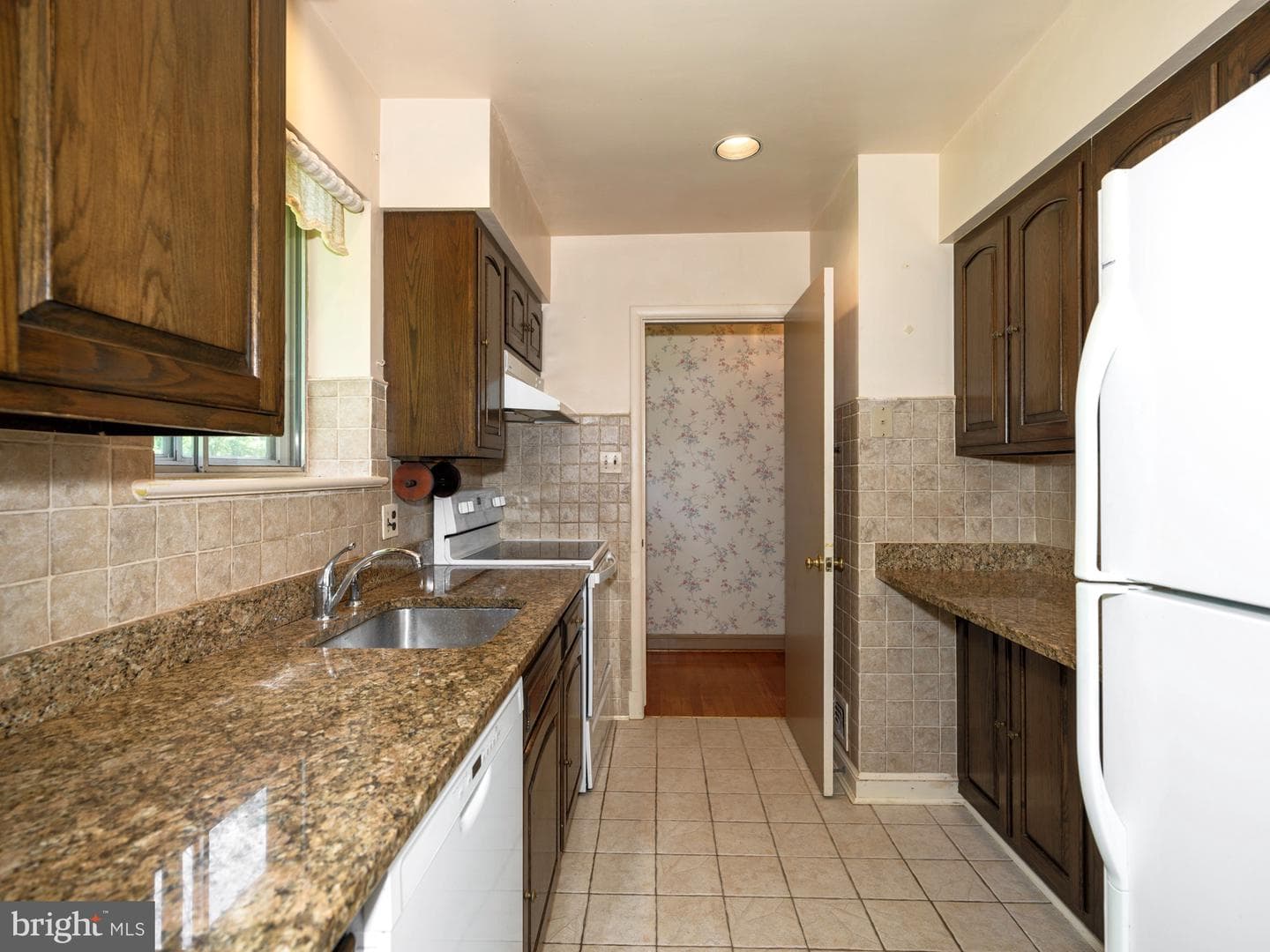 6502 Brookes Hill Court photo 11