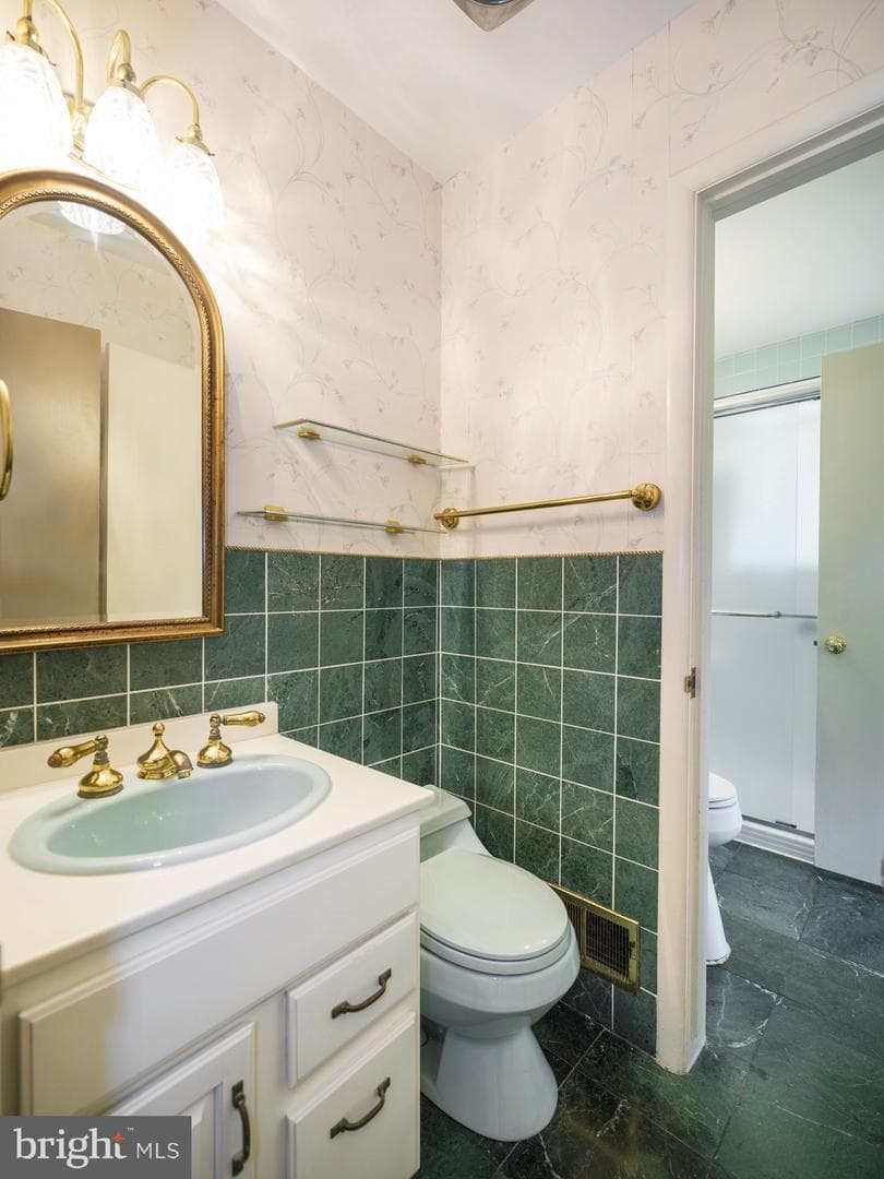 6502 Brookes Hill Court photo 20