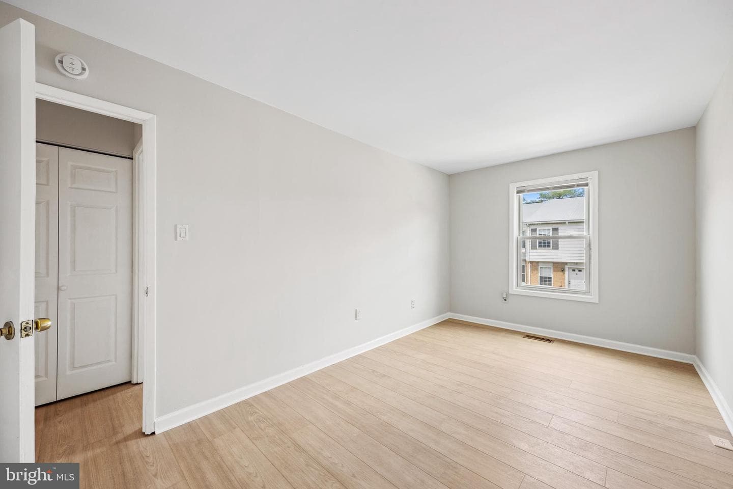 565 W Diamond Avenue #27 photo 14