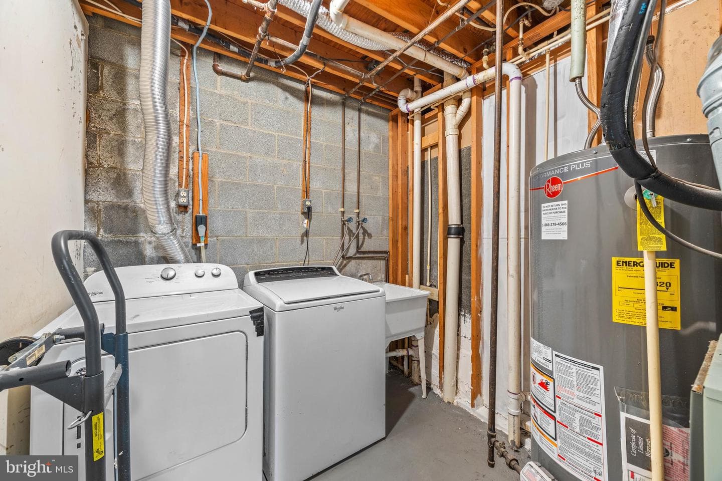 565 W Diamond Avenue #27 photo 17