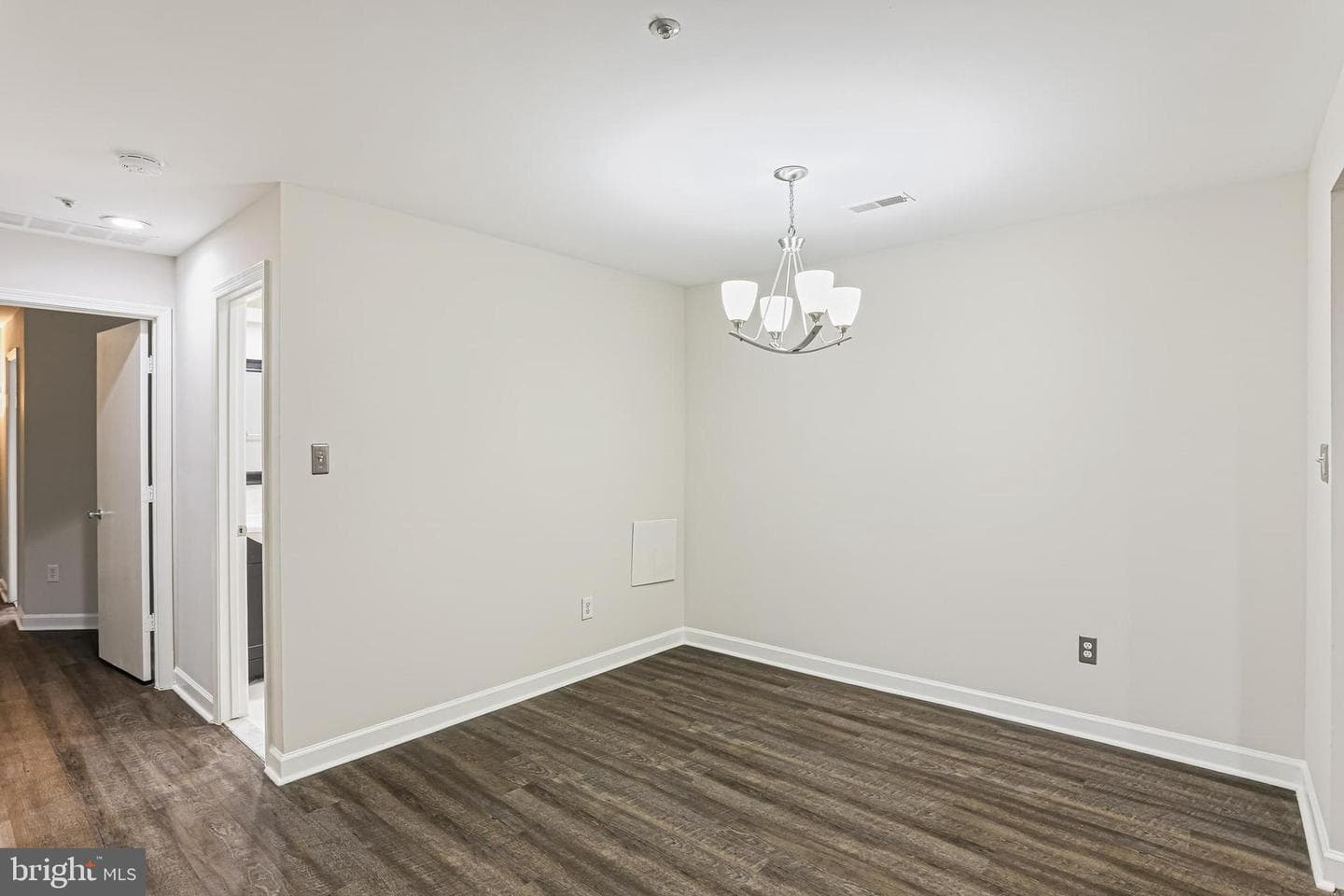 3301 Sir Thomas Drive #6-B-31 photo 10