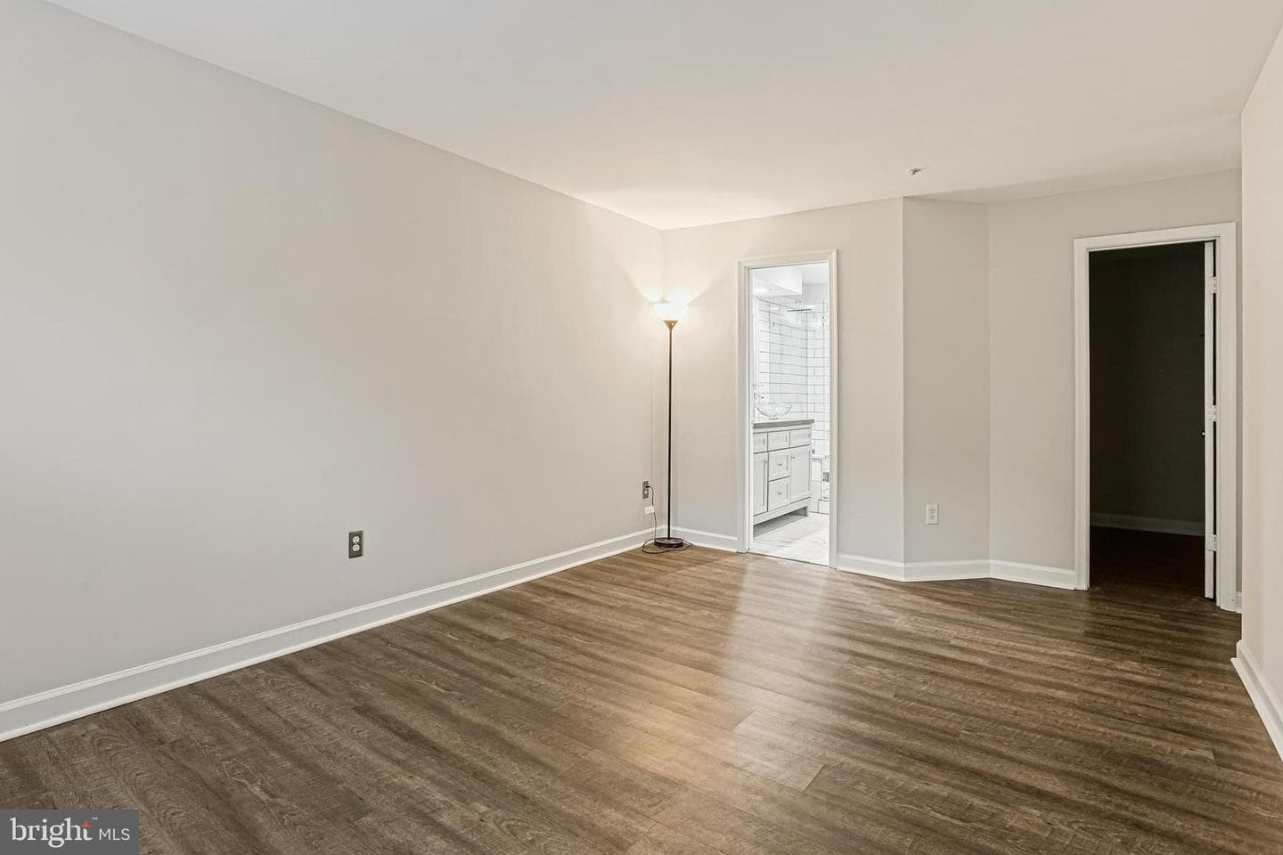 3301 Sir Thomas Drive #6-B-31 photo 13