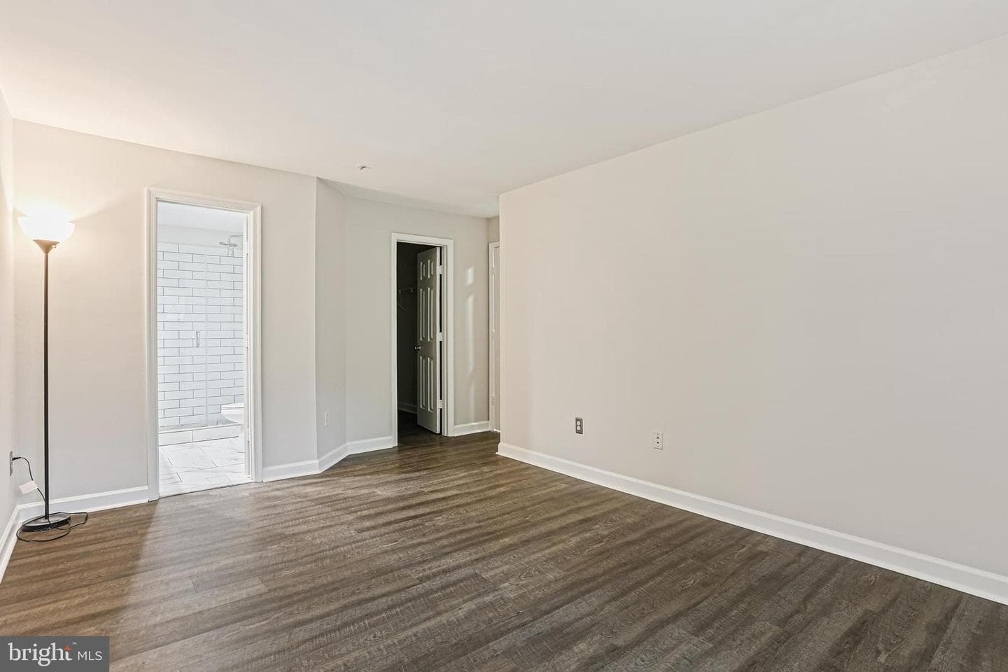 3301 Sir Thomas Drive #6-B-31 photo 14