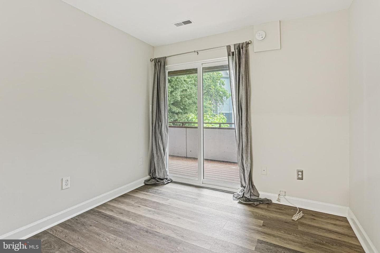 3301 Sir Thomas Drive #6-B-31 photo 16