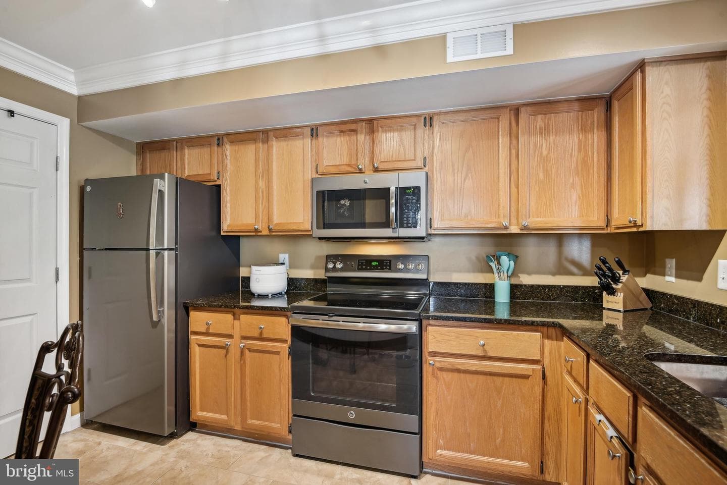995 Hillside Lake Terrace #908 photo 4