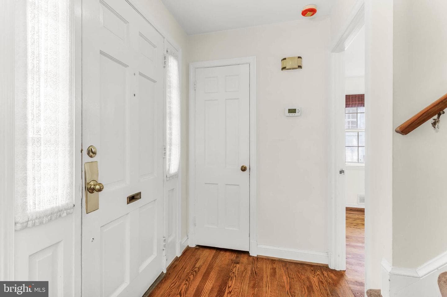 1529 Red Oak Drive photo 4