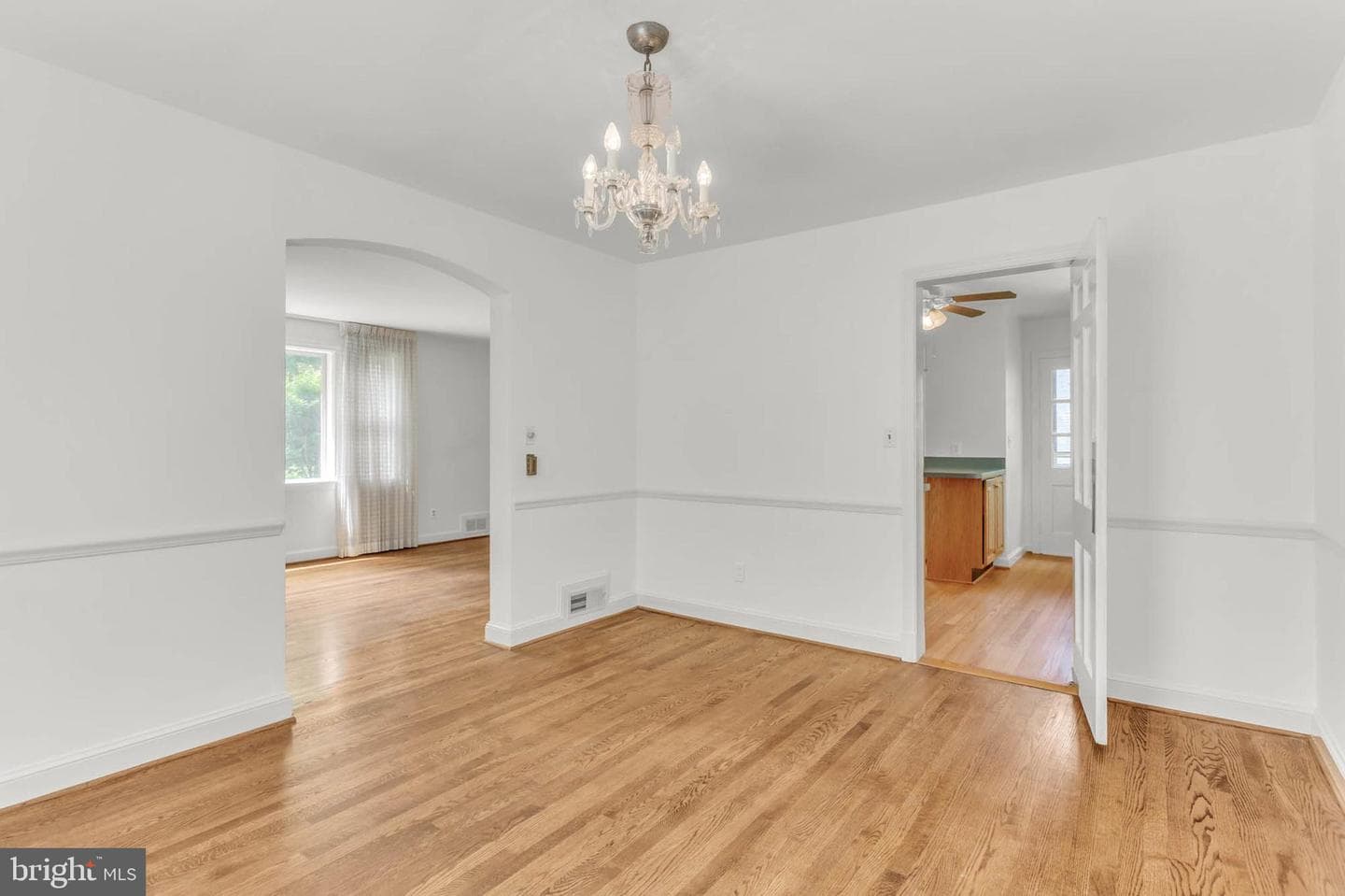 1529 Red Oak Drive photo 8