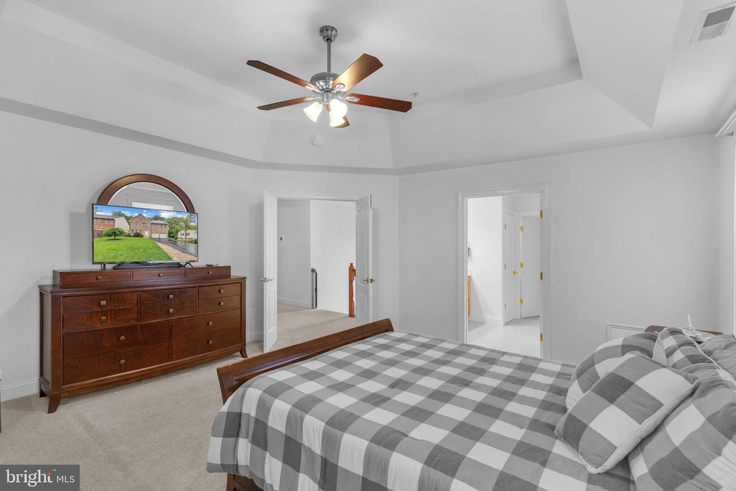 1010 Hollywood Avenue photo 10