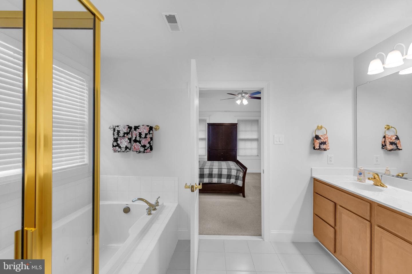 1010 Hollywood Avenue photo 12
