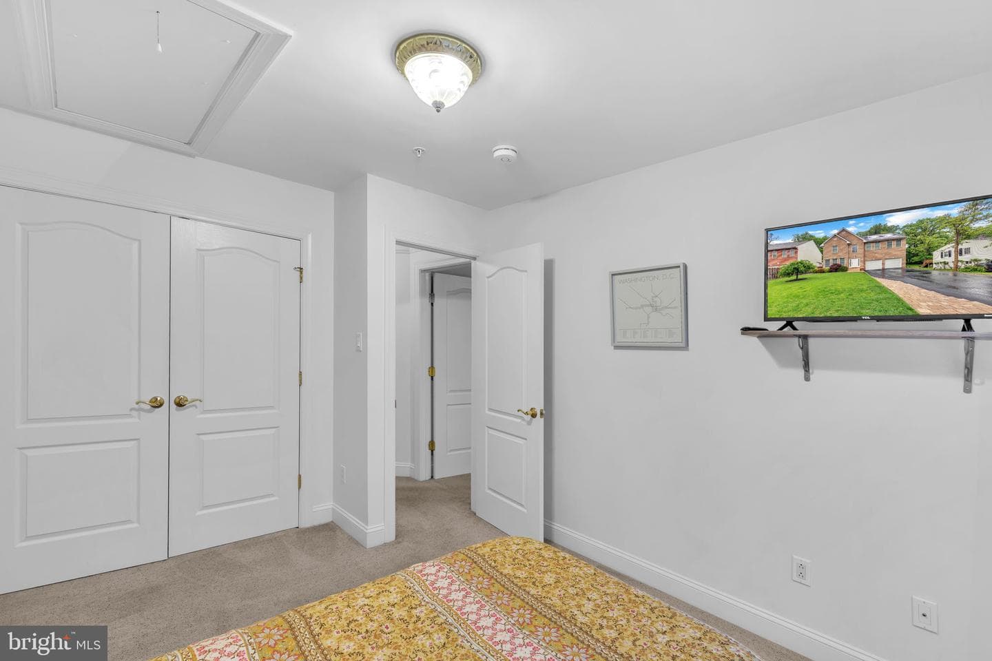 1010 Hollywood Avenue photo 20