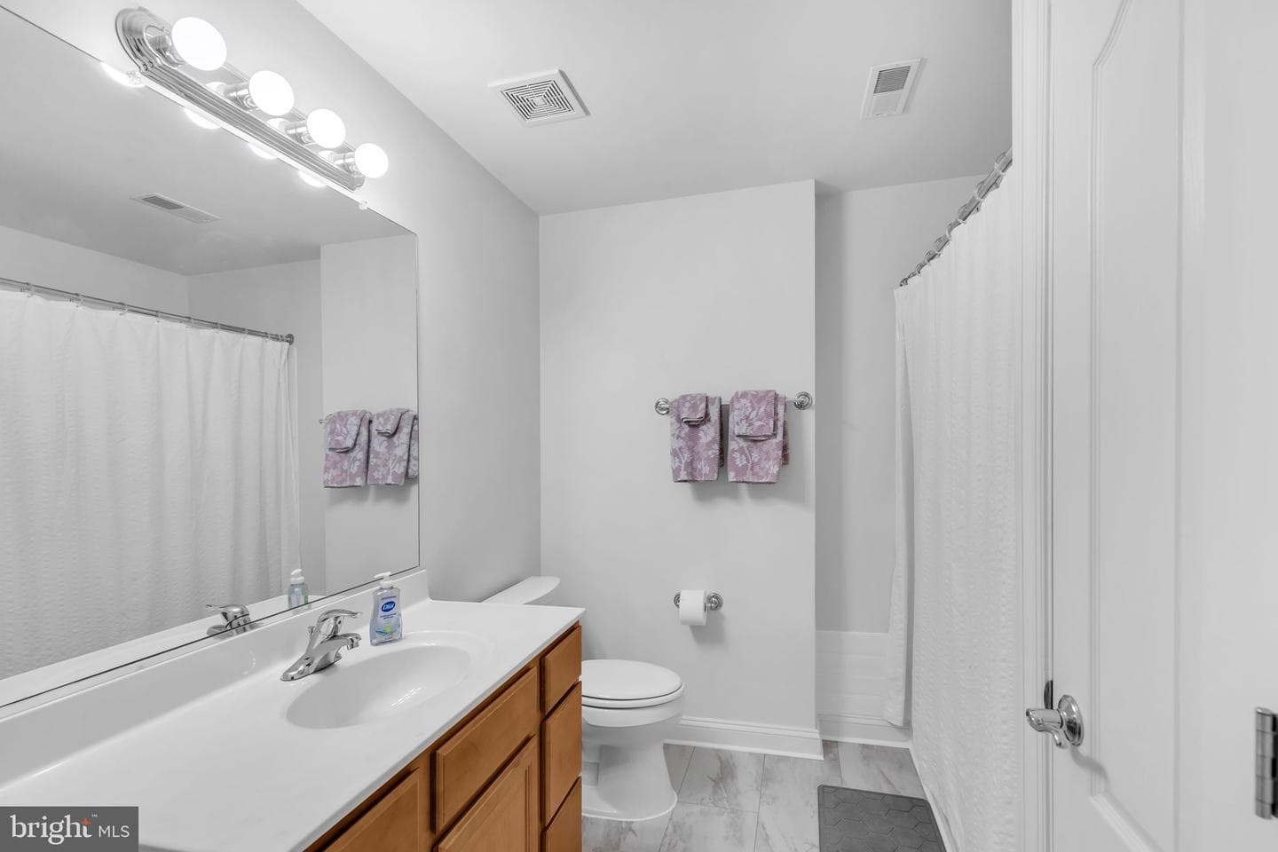 1010 Hollywood Avenue photo 21