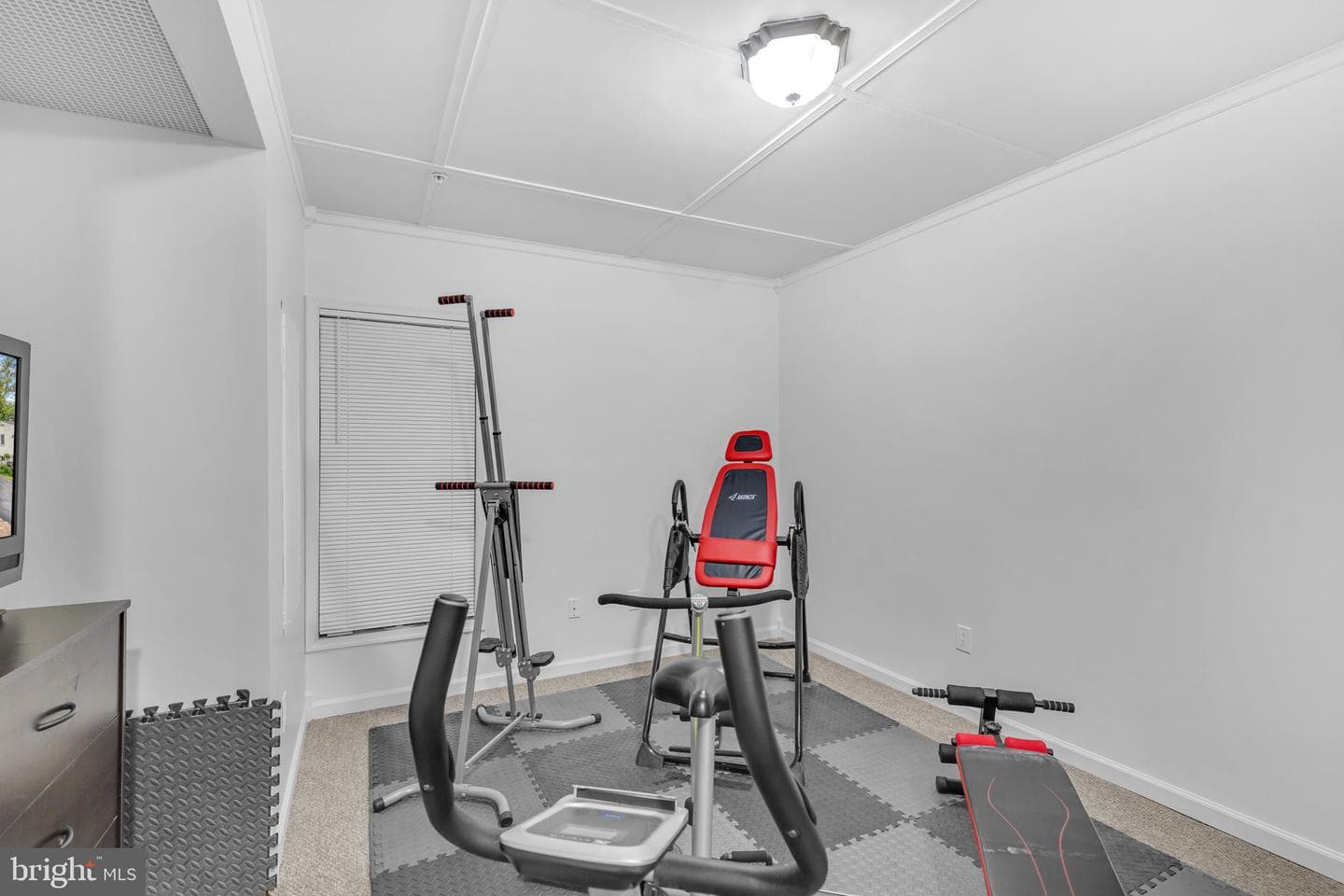 1010 Hollywood Avenue photo 24