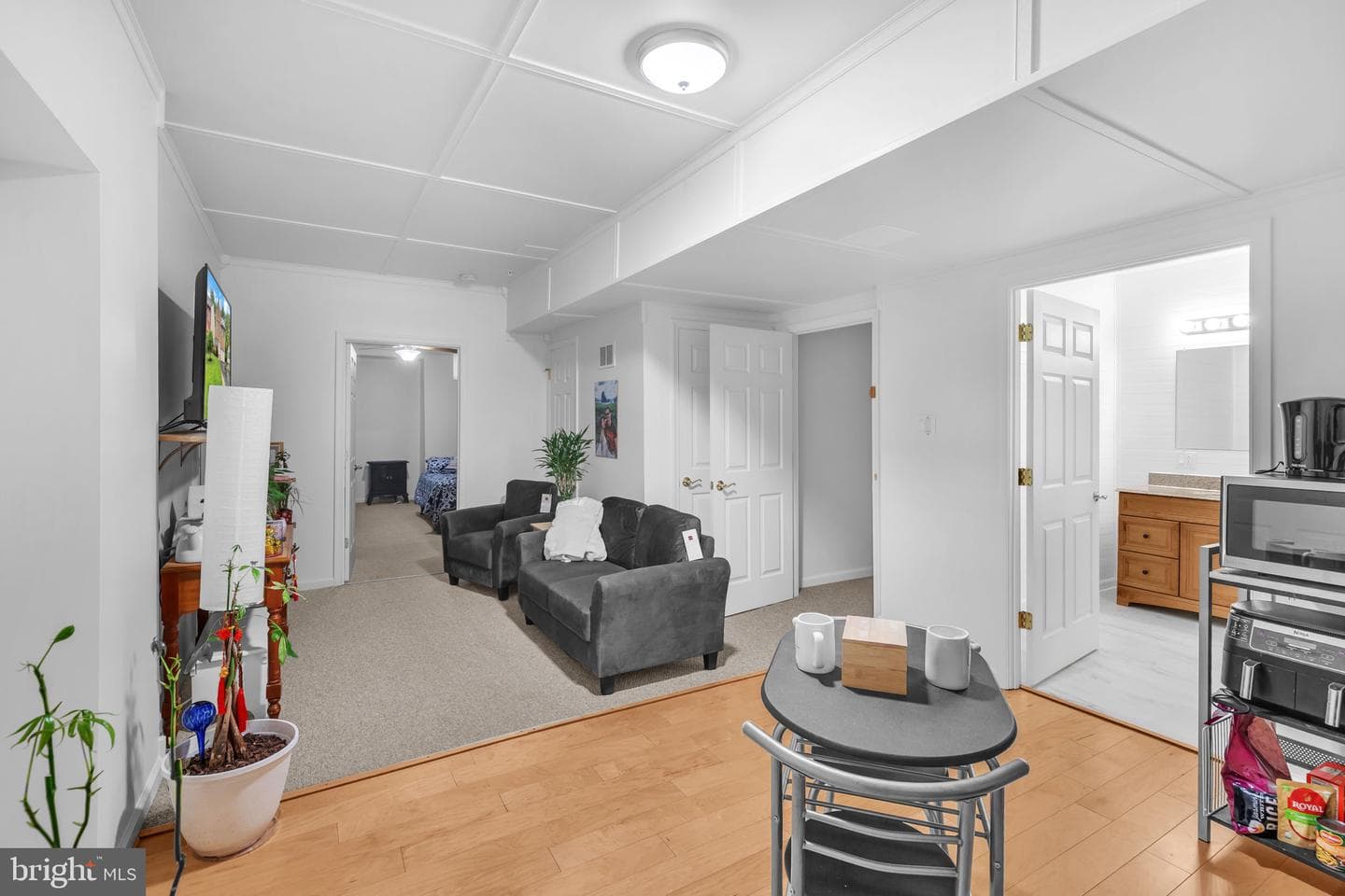 1010 Hollywood Avenue photo 26