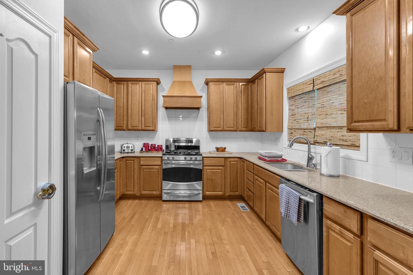 1010 Hollywood Avenue photo 4