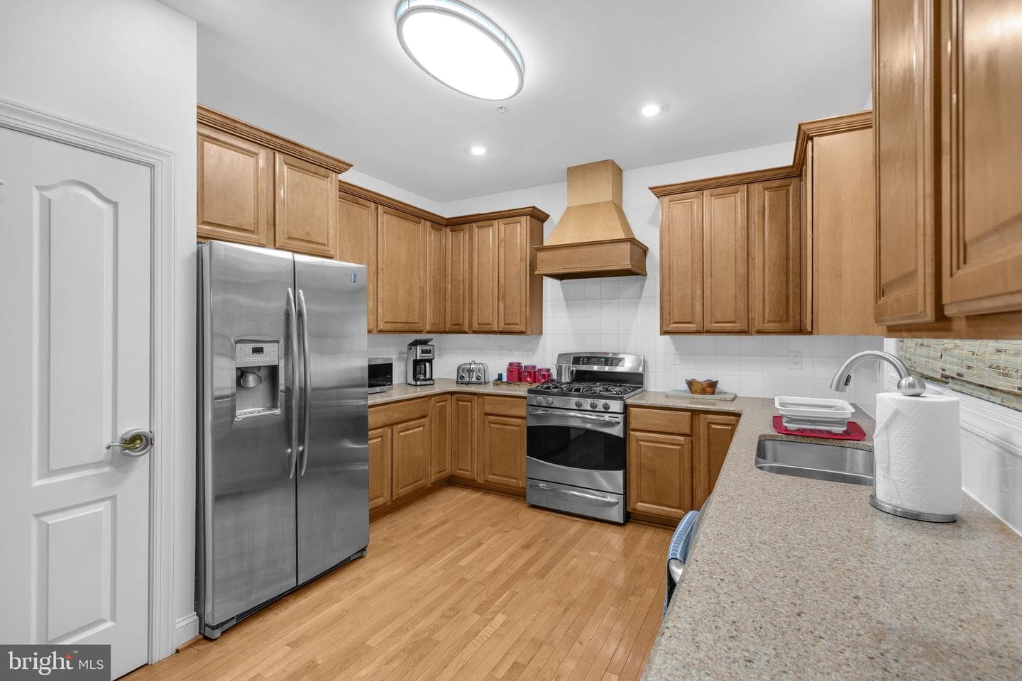 1010 Hollywood Avenue photo 5