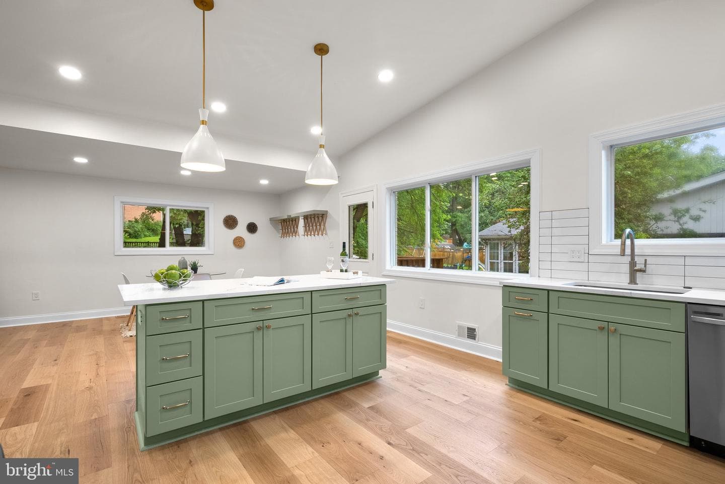 11513 Orebaugh Avenue photo 14