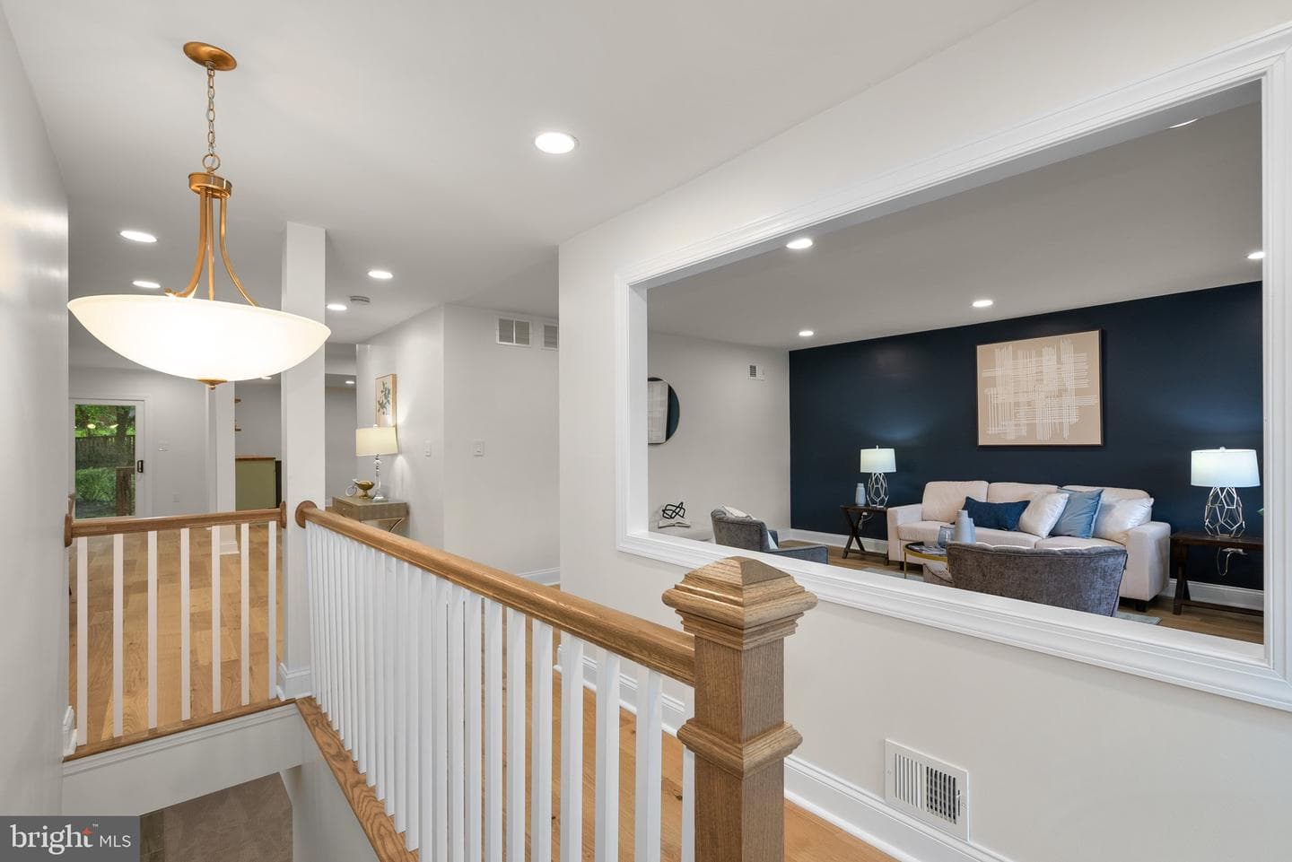 11513 Orebaugh Avenue photo 4