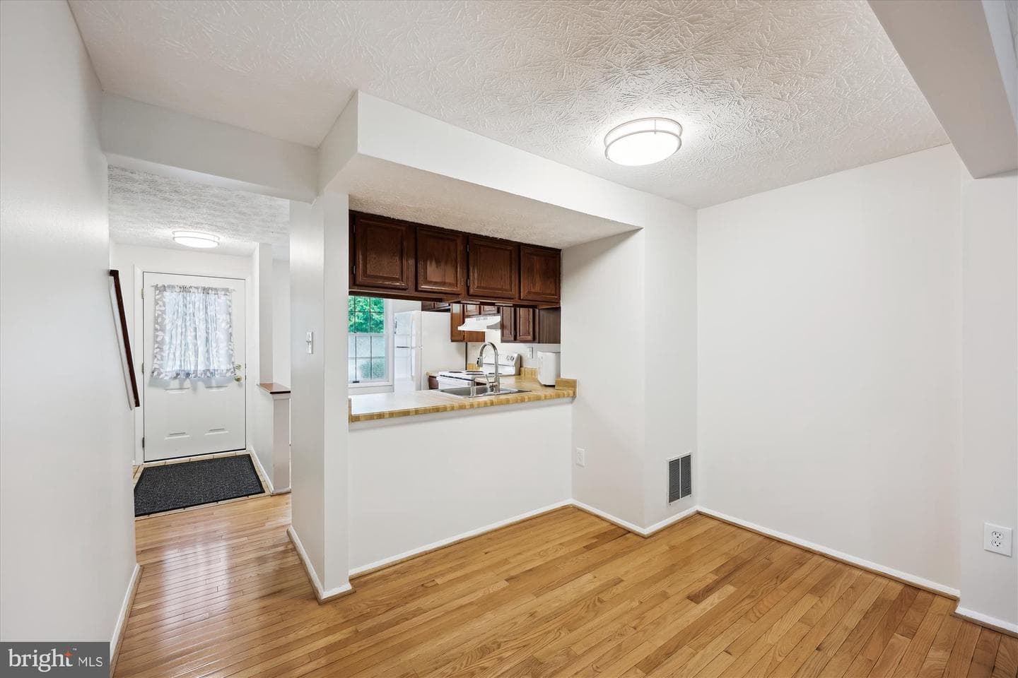 1279 Elm Grove Circle photo 5
