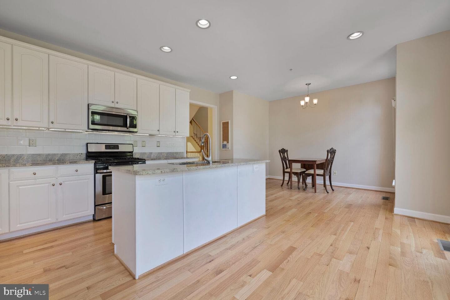 203 Oak Knoll Terrace photo 11