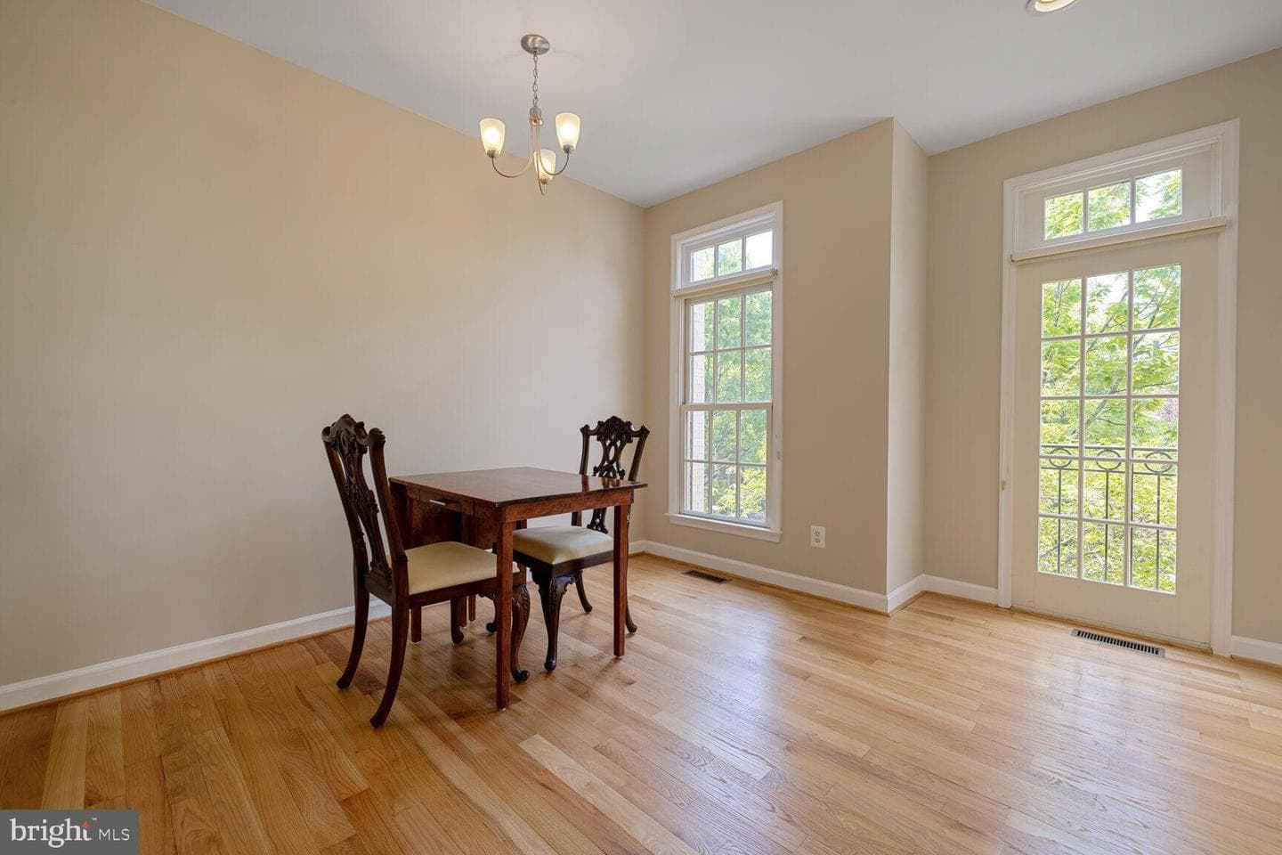 203 Oak Knoll Terrace photo 12