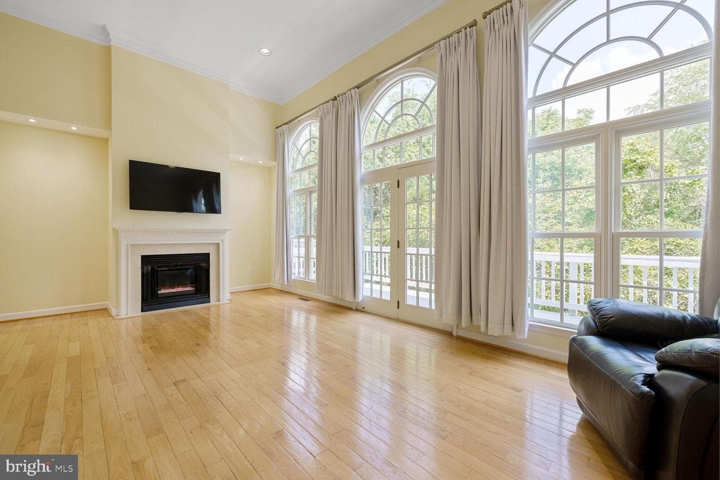 203 Oak Knoll Terrace photo 4