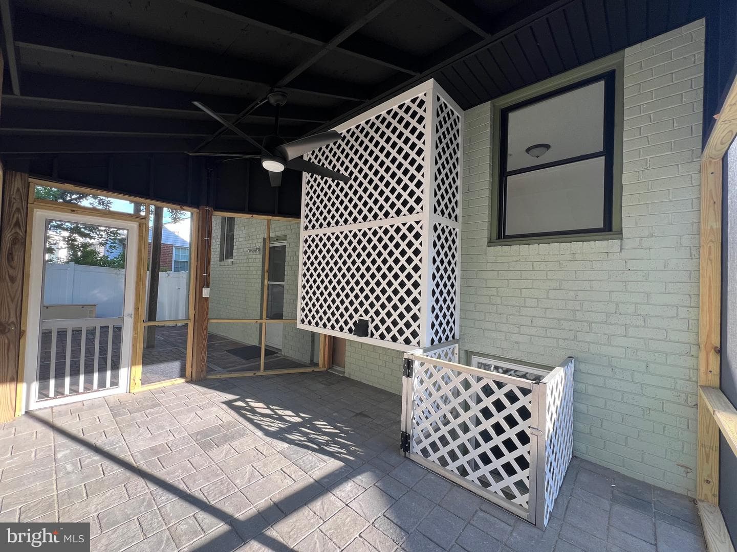 8107 Chester Street photo 11