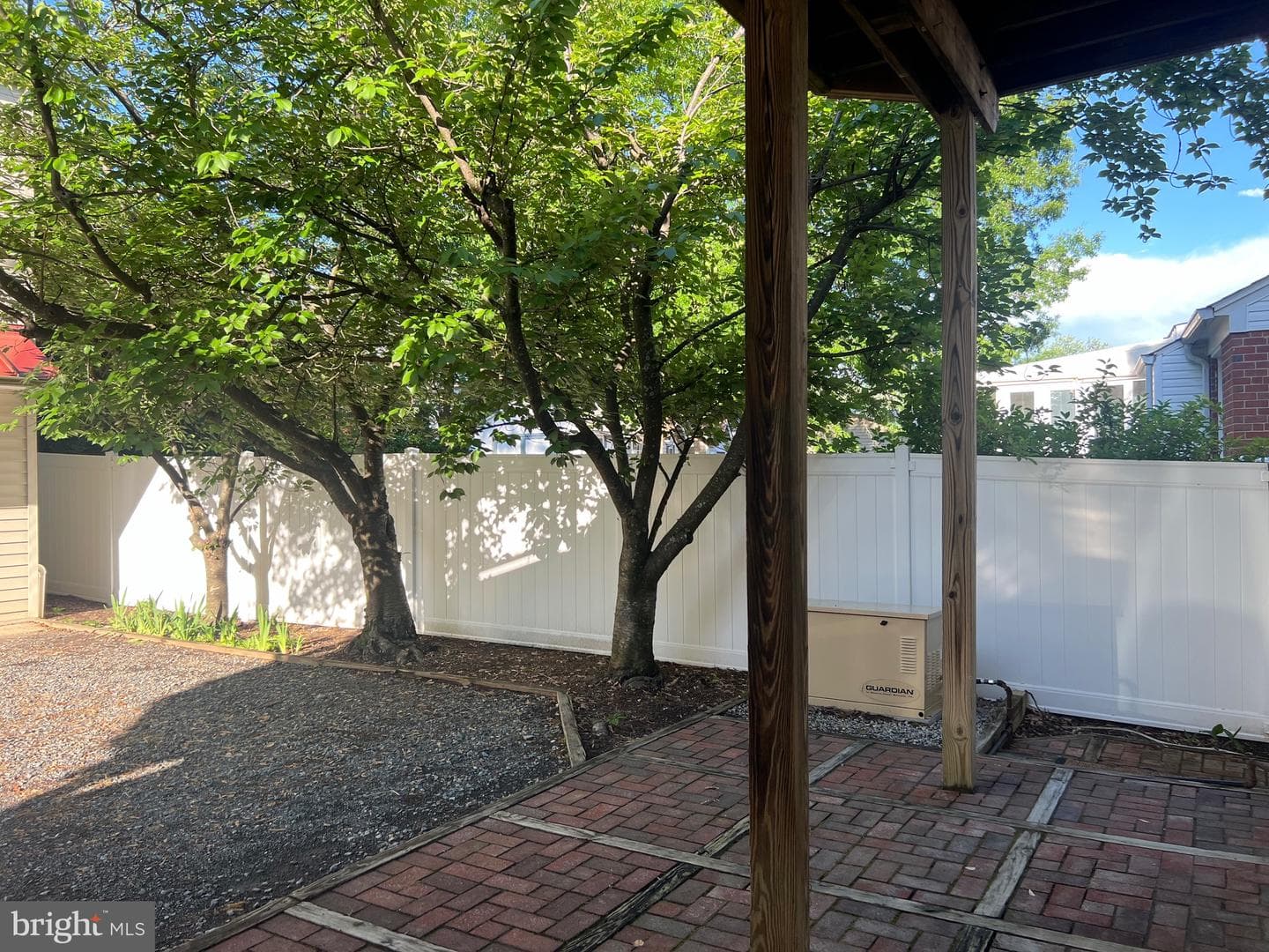 8107 Chester Street photo 12