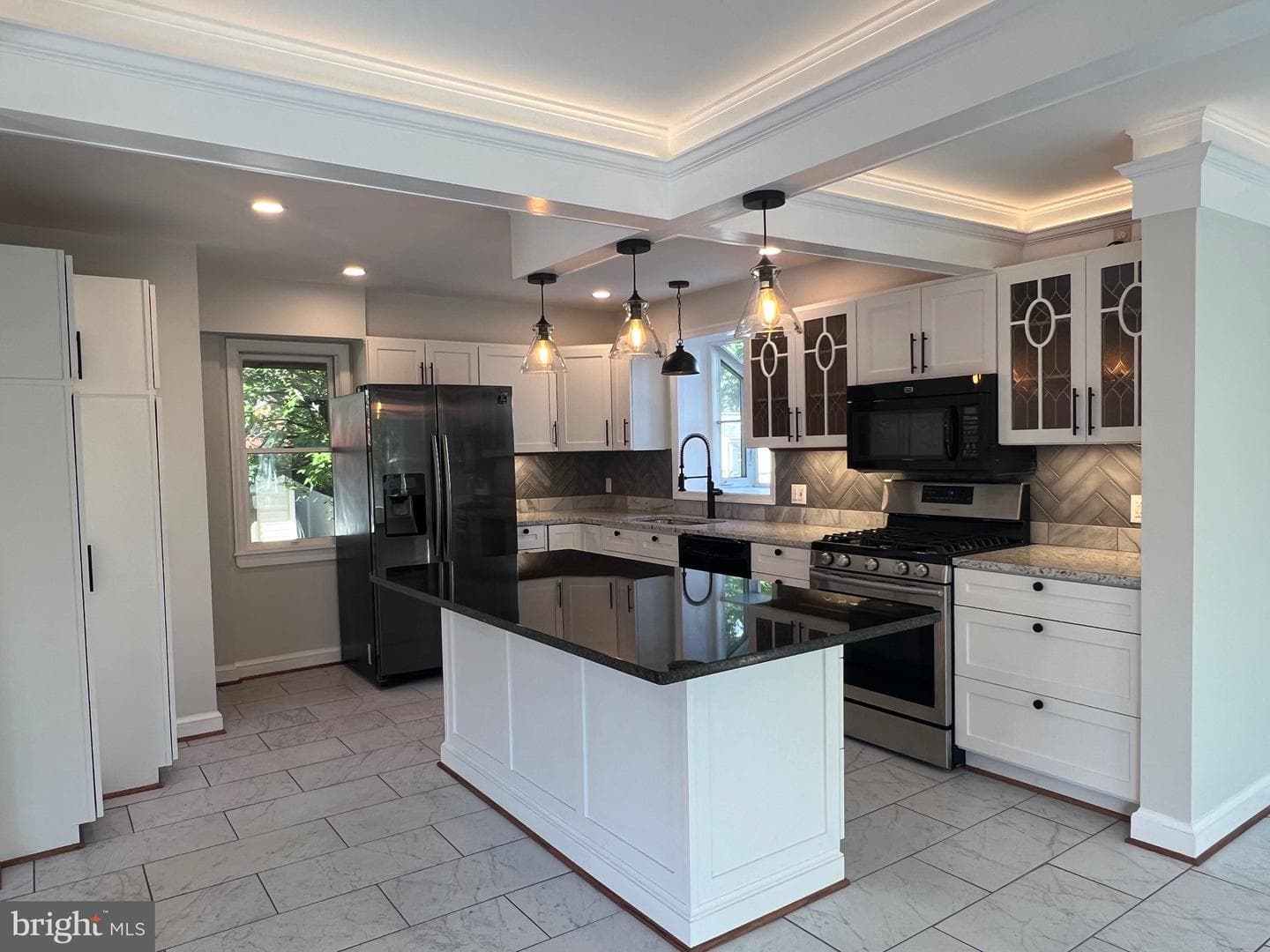 8107 Chester Street photo 18