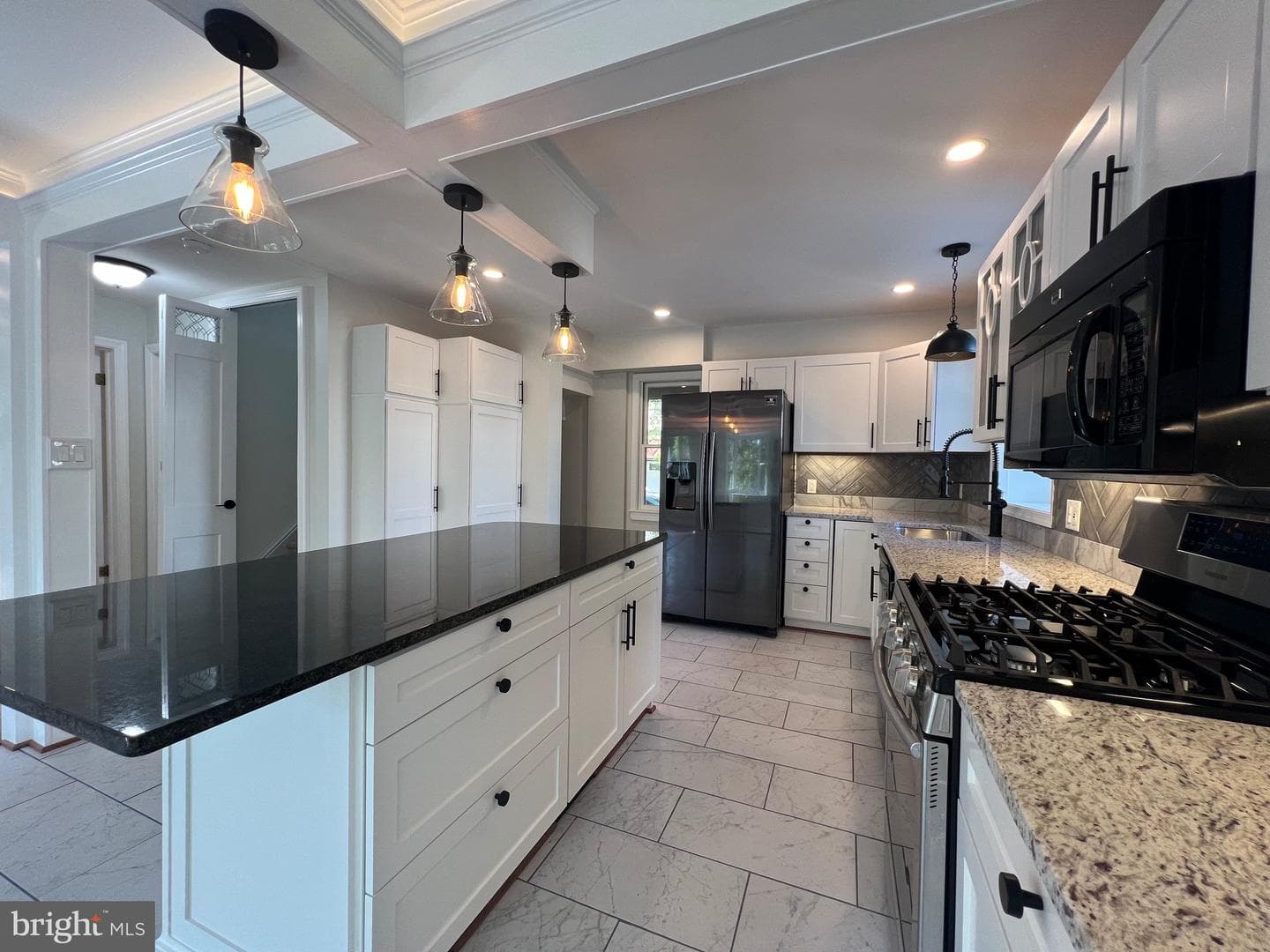 8107 Chester Street photo 19