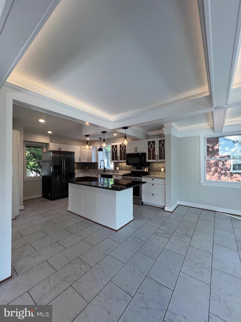 8107 Chester Street photo 20