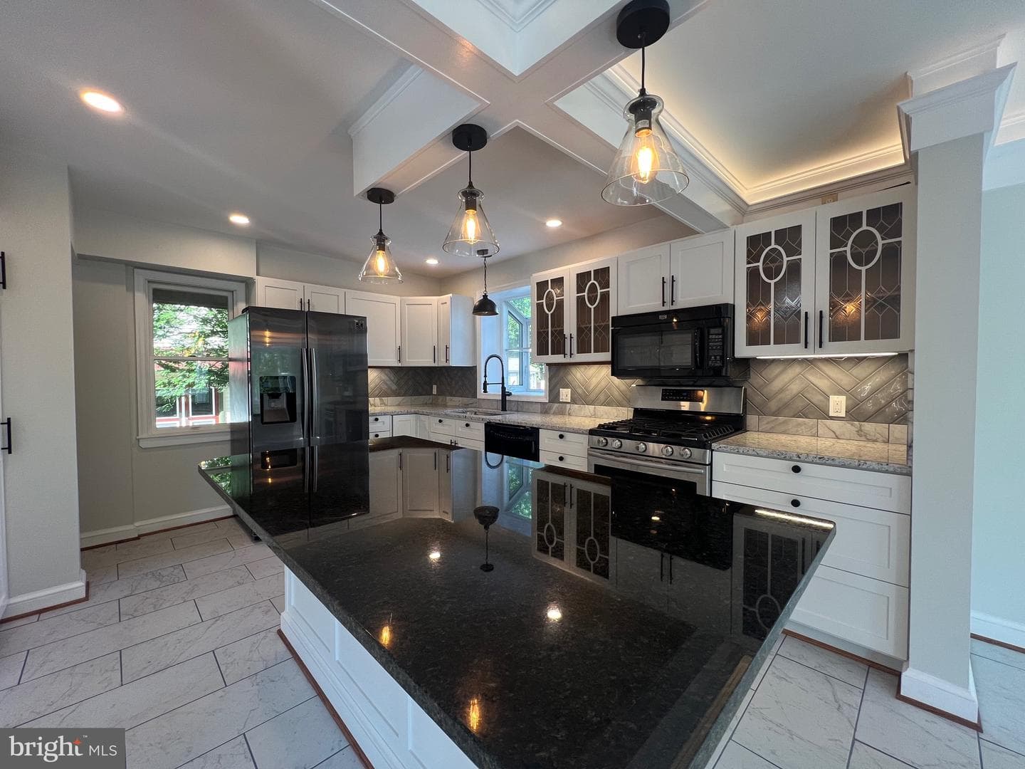 8107 Chester Street photo 22