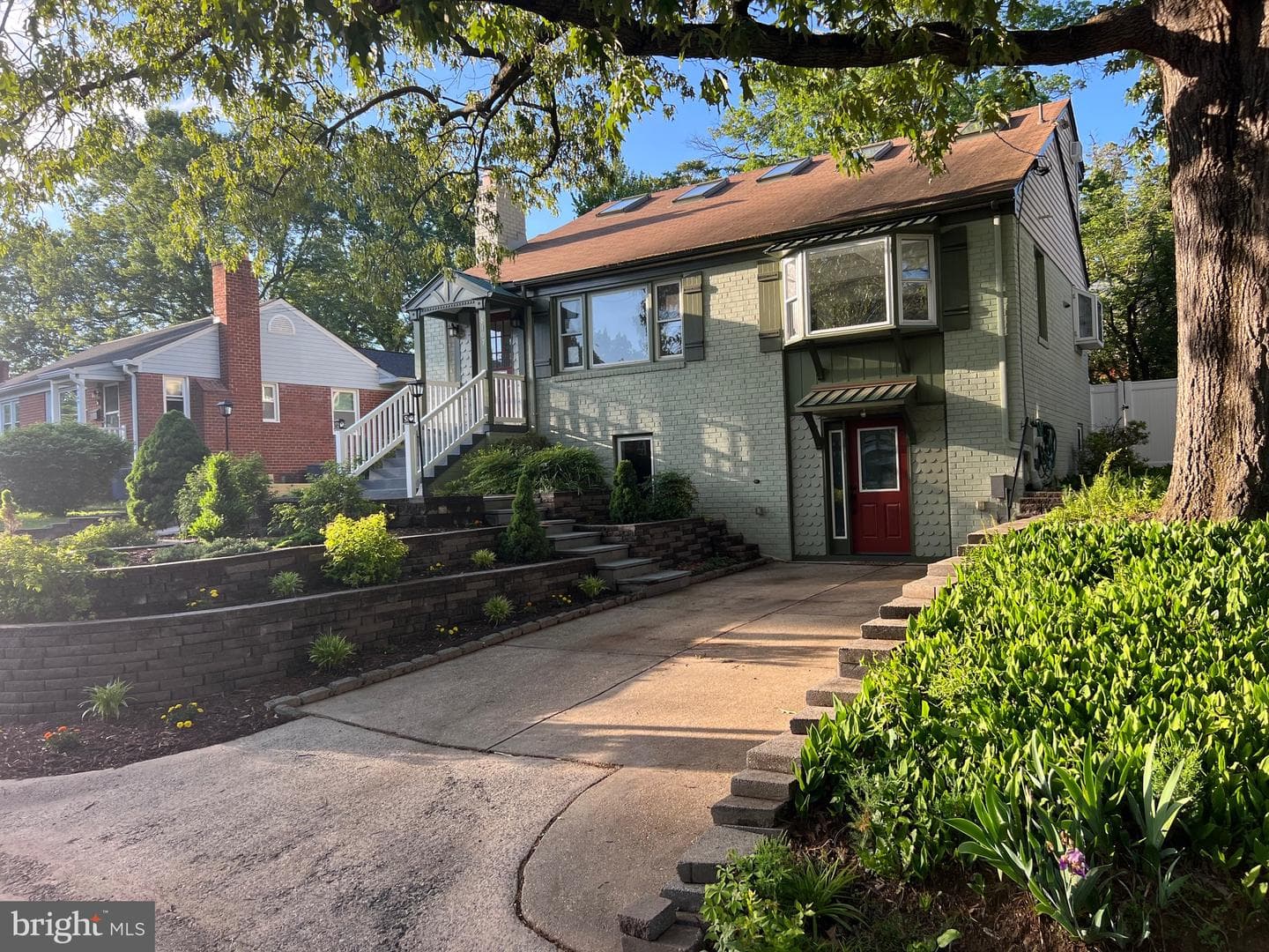 8107 Chester Street photo 3