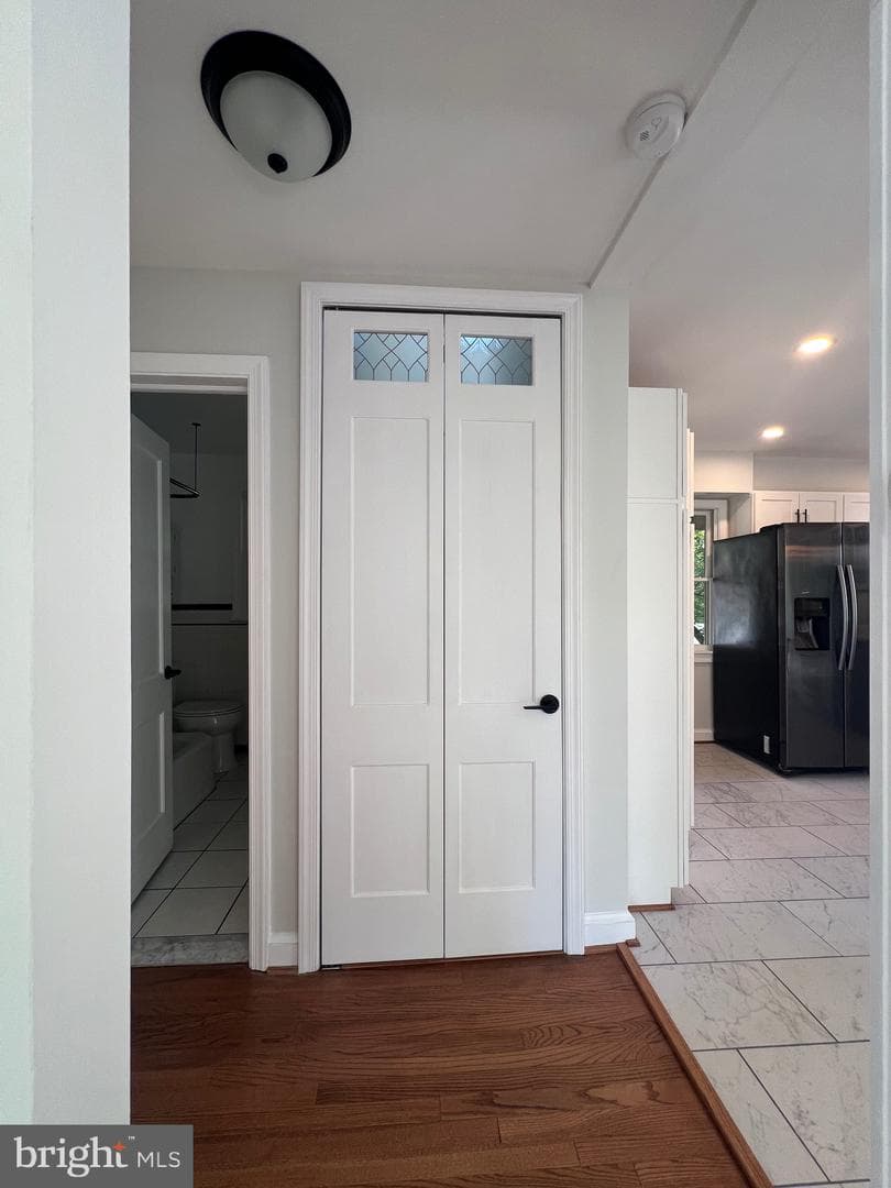 8107 Chester Street photo 31