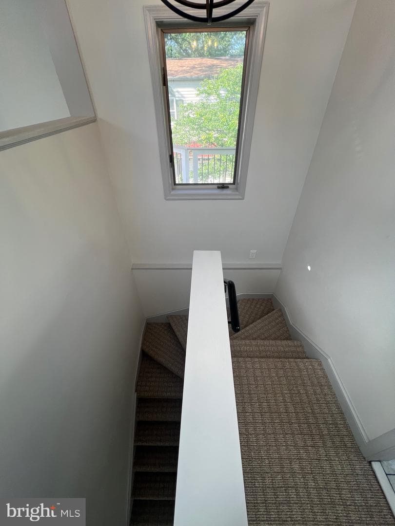 8107 Chester Street photo 35