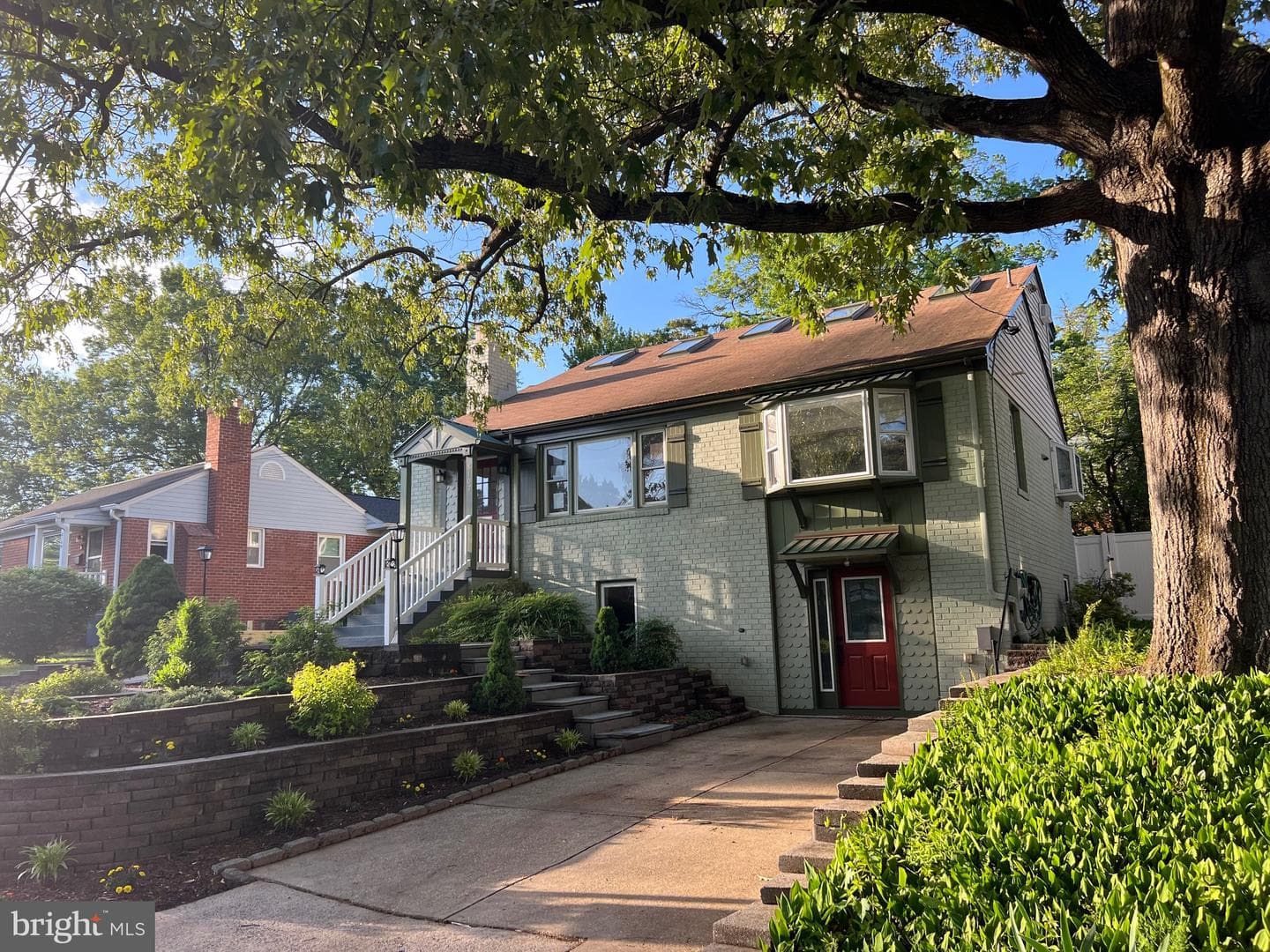 8107 Chester Street photo 4