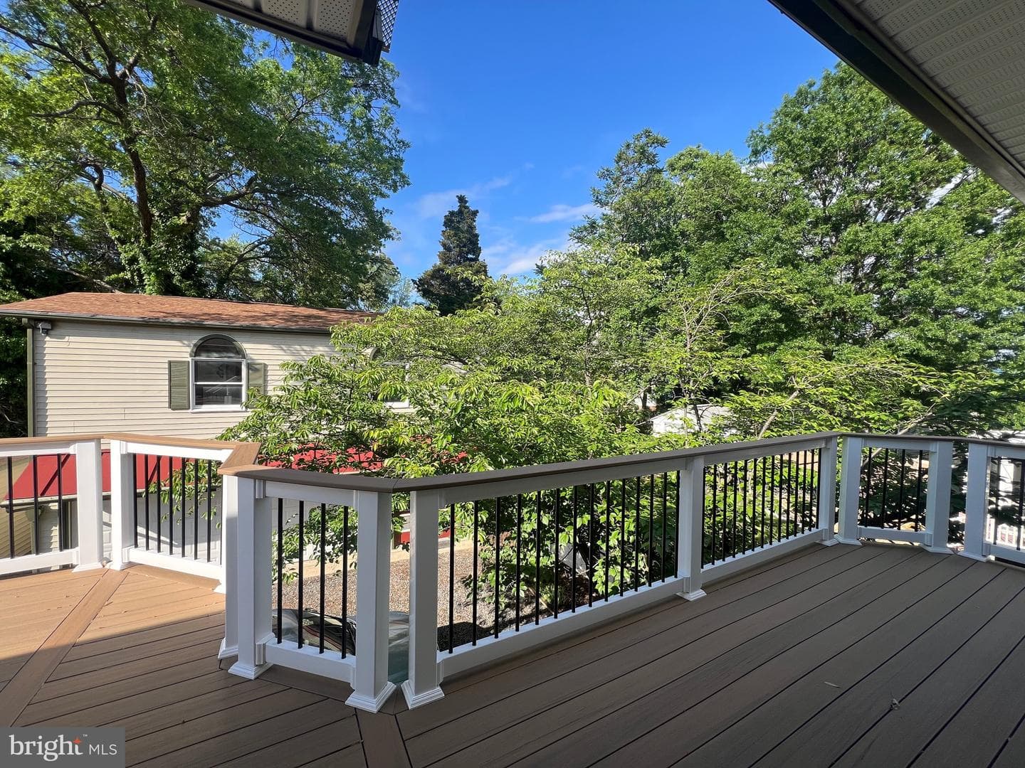 8107 Chester Street photo 44
