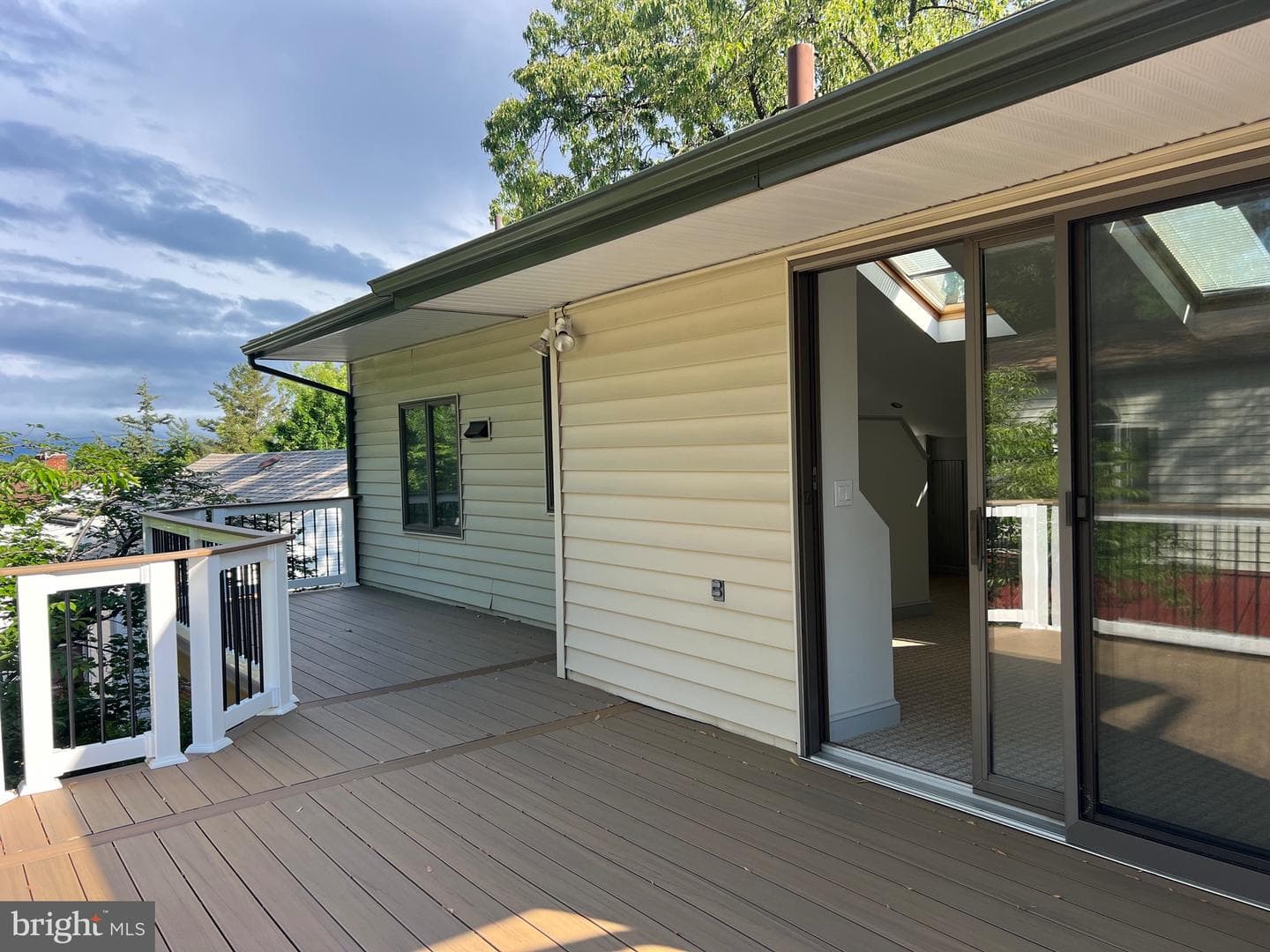 8107 Chester Street photo 50