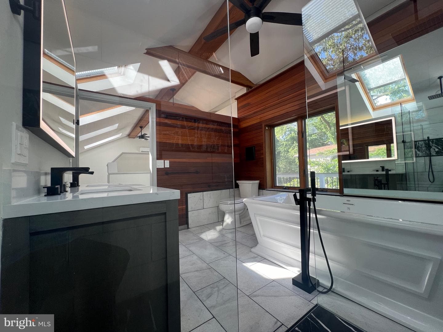 8107 Chester Street photo 53
