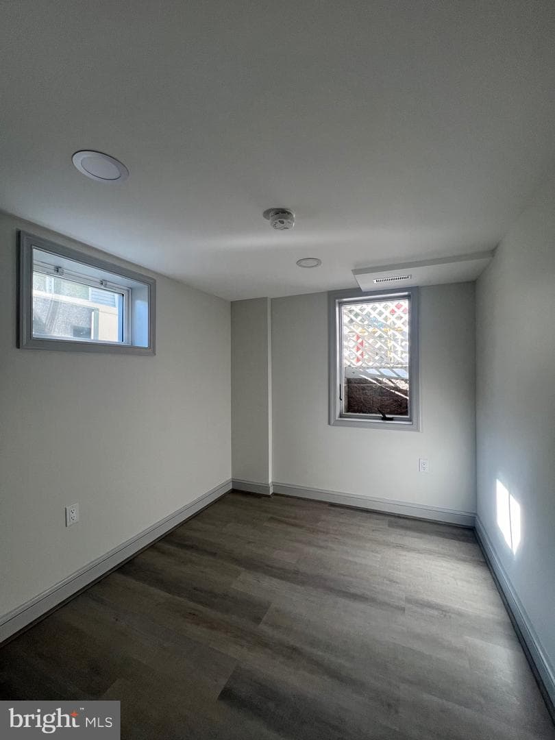 8107 Chester Street photo 62